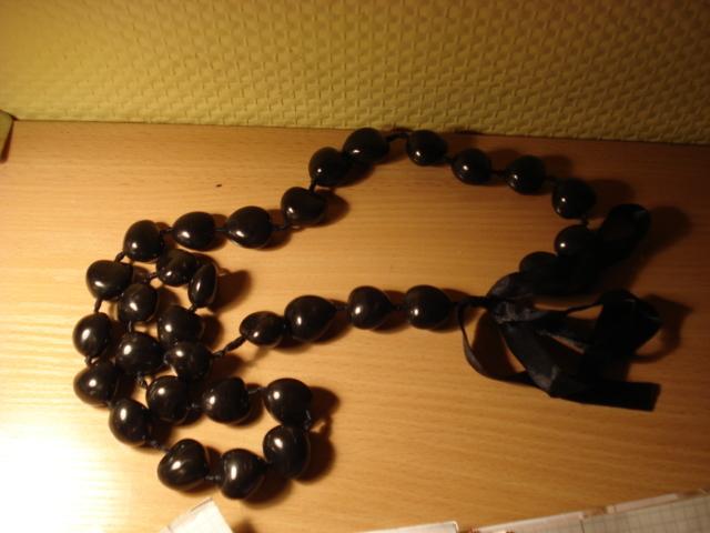 Daiktas Juodi karoliai