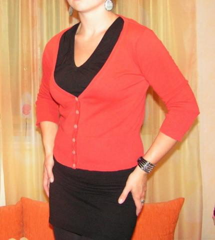 Daiktas raudonas susagstomas megztukzs