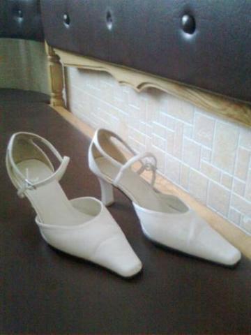 Daiktas Labai grazus balti bateliai, 37