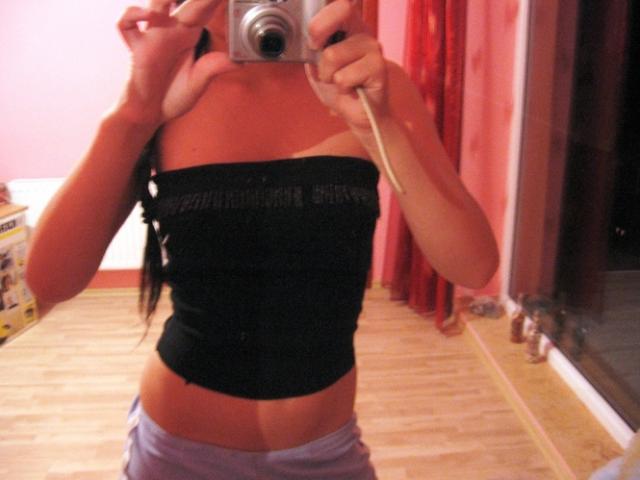 Daiktas Sexy maikyte su karoliukais virsuje