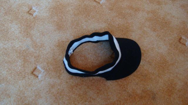 Daiktas Megzta kepuryte su snapeliu