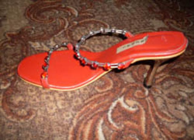 Daiktas rauduonykiai:DDDDD