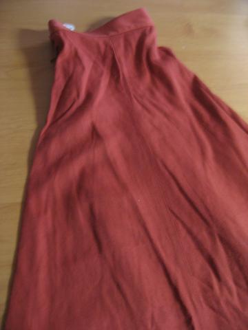 Daiktas Ilgas raudonas sijonas