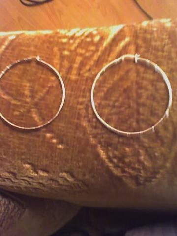 Daiktas dideli auskarai