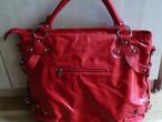 Daiktas Didelė raudona rankinė