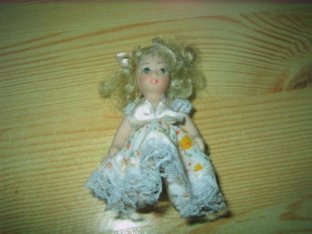 Daiktas Maža lėlytė-raktų pakabukas