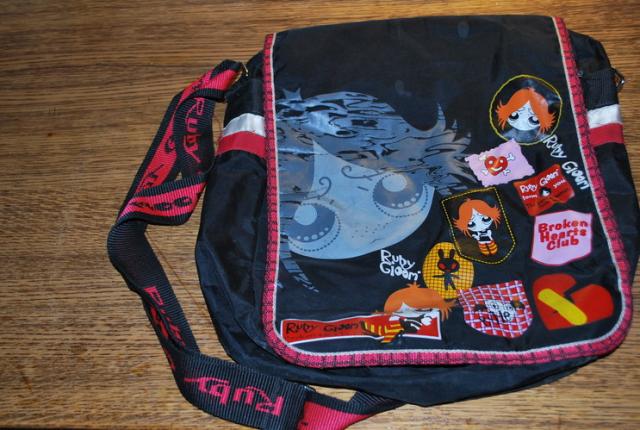 Daiktas Ruby Gloom tase