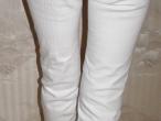 Daiktas Grazios baltos kelnės su akutėmis.