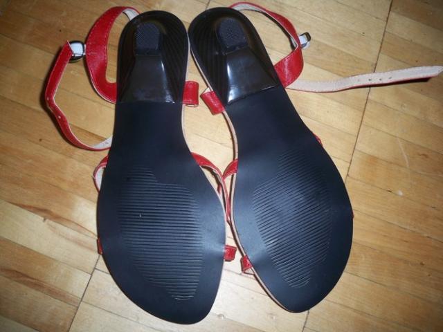 Daiktas Naujos raudonos basutes 39d.