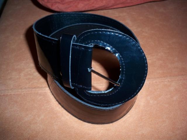 Daiktas Juodas lakinis dirzas