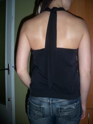 Daiktas Juoda bliuska pasiuvineta  karoliukais