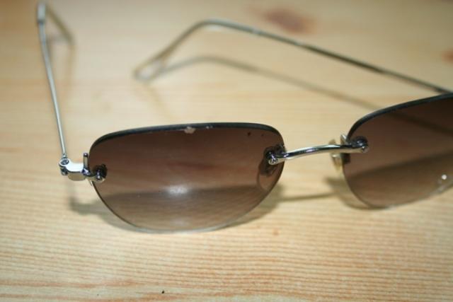 Daiktas a la aviatoriški akiniai