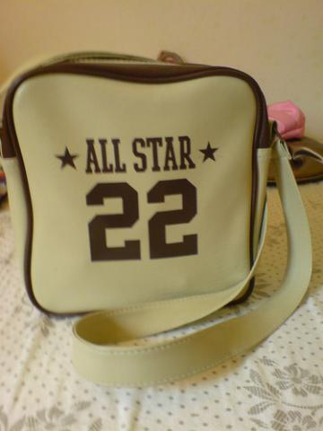 Daiktas tase per peti