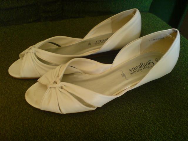 Daiktas batukai balti