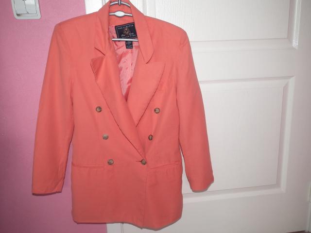 Daiktas Koralinis švarkelis s-m