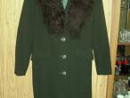 Daiktas tamsiai zalias klementi firminis paltas