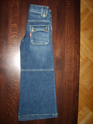 Daiktas platejantys dzinsai :)