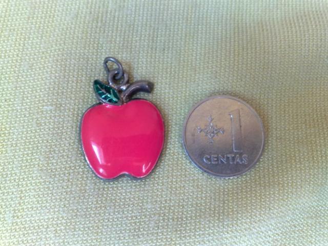 Daiktas Pakabukas obuoliukas