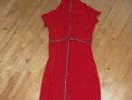Daiktas raudona suknele