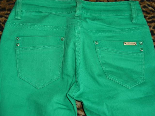 Daiktas Žali džinsai 38 dydis.