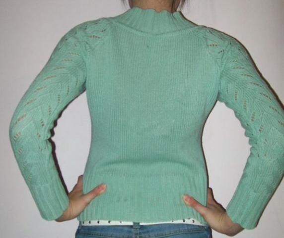 Daiktas Švelniai žalsvas megztukas