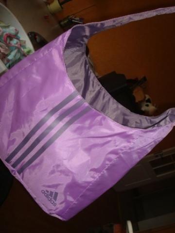 Daiktas adidas tašė ;)