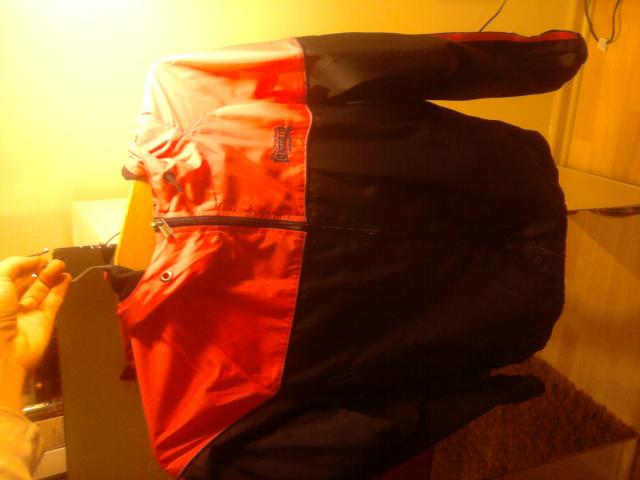 Daiktas Naujas, sportinis Londsale bliuzonas