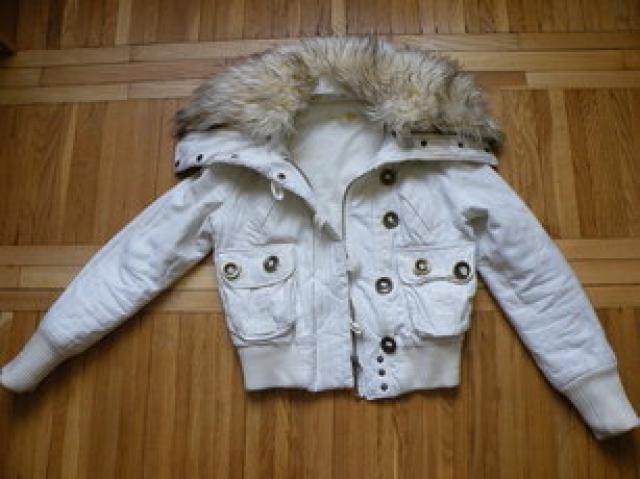 Daiktas labai graži striukė