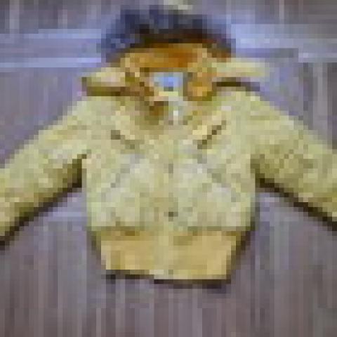 Daiktas Geltona striukė