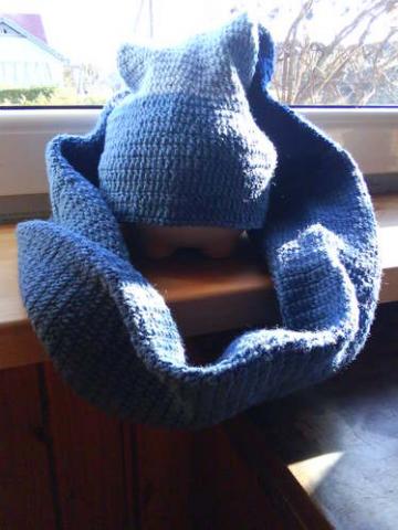 Daiktas nerta kepurė-šalikas