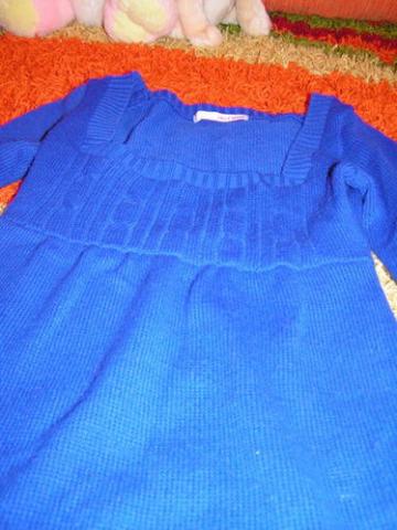 Daiktas ryškiausias mėlynas megztinis