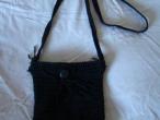 Daiktas Juoda megzta nedidelė rankinė