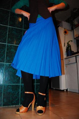 Daiktas melynas sijonas