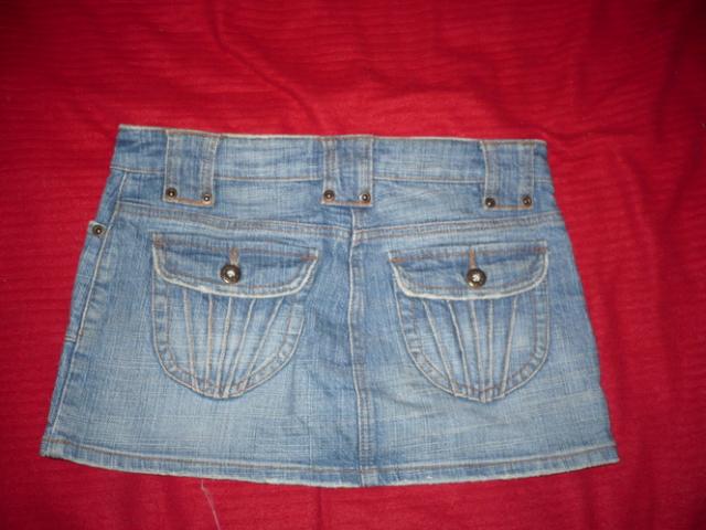 Daiktas trumpas sijonukas;)