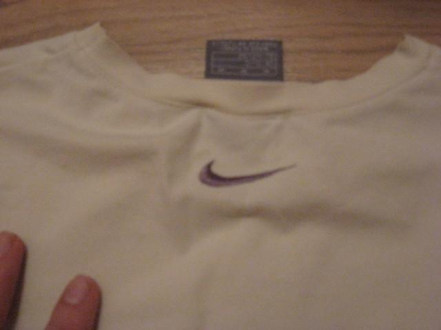 Daiktas Nike  bliuzele