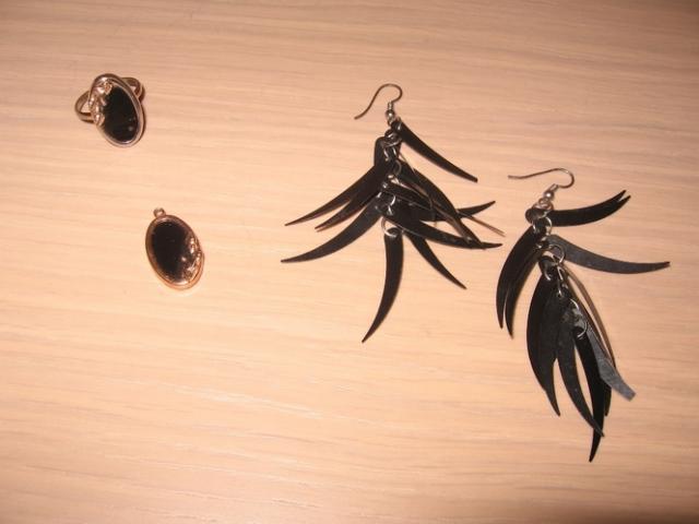 Daiktas Komplektukas (ziedas, pakabukas, auskarai)