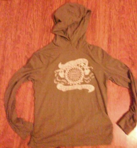 Daiktas Džemperis moteriškas L dydžio.