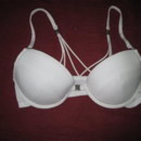 Daiktas balta lemenele