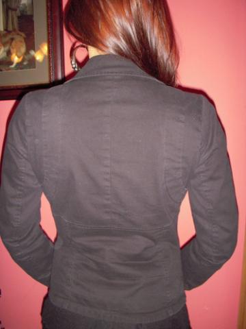 Daiktas juodas švarkelis, s.