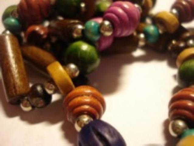 Daiktas Dailūs mediniai karoliai