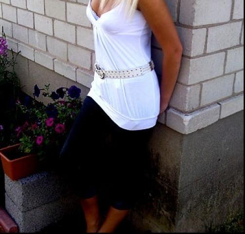 Daiktas Balta maikute ant šleikučiu