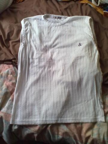 Daiktas vyriska balta maikutė