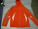 Daiktas Adidas raudonas dzemperis, beveik naujas.