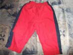 Daiktas raudonos kelnytės