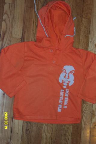 Daiktas oranzinis plonas dzempas