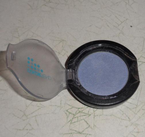 Daiktas Akiu seseliai