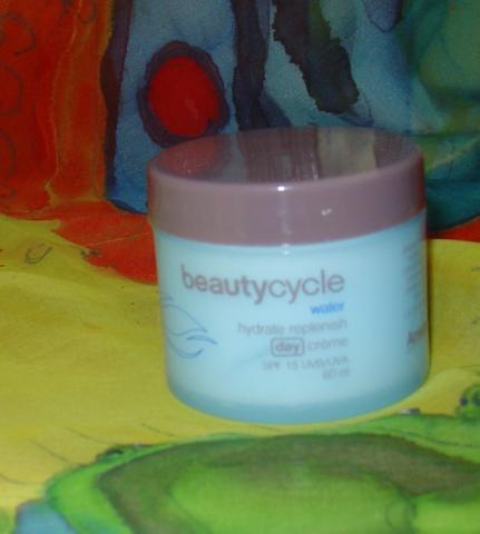 Daiktas drėkinantis kremas veidui 