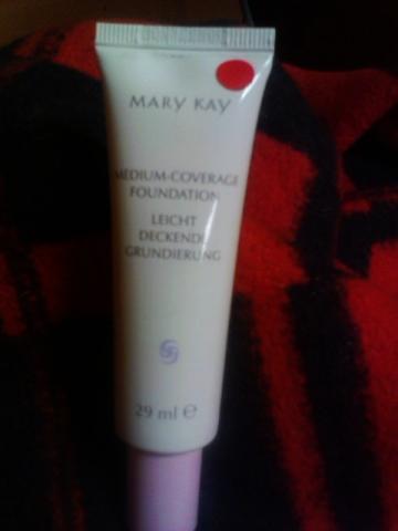 Daiktas Mary Kay Bronze 607 makiažo pagrindas