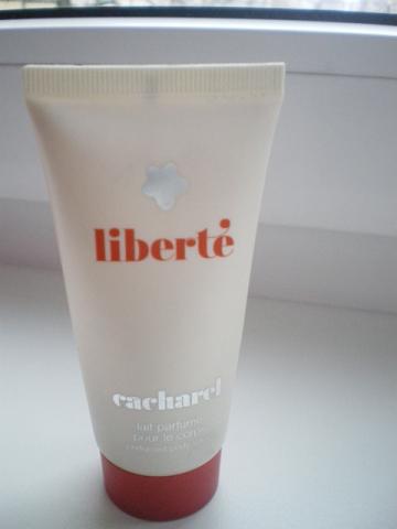 Daiktas Kūno losjonas "Liberte Cacharel