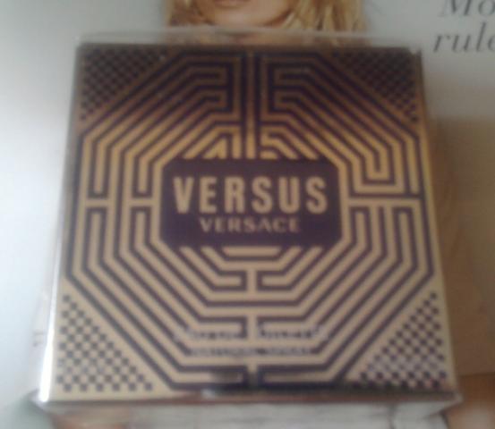 Daiktas Versus Versace